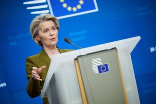 Komise podlehla průmyslu a "reformuje" trh s povolenkami – co se ale opravdu změní?