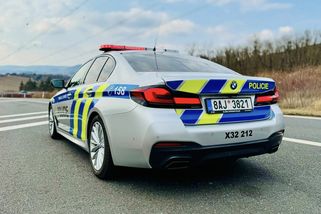 Řidič kamionu jel na dálnici 116 km/h, to je o 36 km/h rychleji, než mohl. Dostal pokutu a 4 trestné body