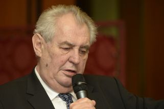 Užer se tou zlobou, napsal muž, který od Miloše Ze...