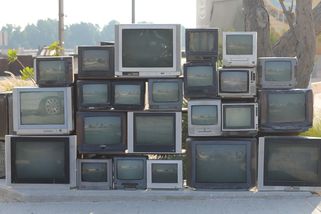 Dnes večer to televize fakt přehnaly. Nova servíruje legendu, Prima komediální pecku a ČT filmový megatrhák