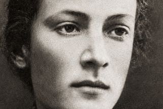 Nejkrutější žena SSSR topila zajatce v moři. Krvavá Róza vyvraždila půlku Krymu, bál se jí i Lenin - Médium.cz