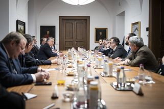 Orbán: Putin musí vyhrát válku, aby mohl opět kandidovat - Novinky