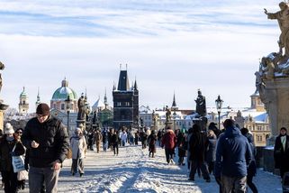 Fotky: Mráz, sníh a modré nebe. Do Prahy dorazila ladovská zima - Seznam Zprávy