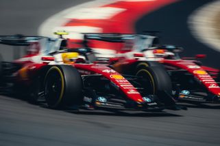 Silný Hamilton se může dostat Leclercovi do hlavy