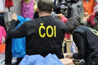 Padělky za skoro čtyři miliony objevila inspekce v pražské tržnici SAPA - Novinky