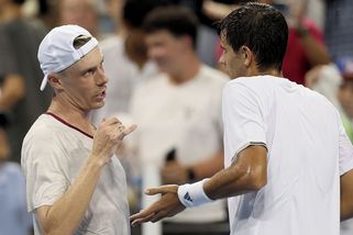 Tenisová hvězdička pije fanouškům krev. Vadí jim podpásovky na soupeře - Sport.cz