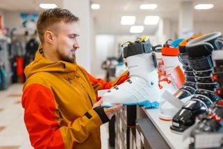 Nový trik zlodějů: Stačí si předat účtenku a z obchodu odcházejí se zbožím „zdarma“