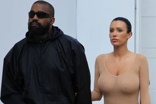 Vážně už nemá co na sebe? Bianca Censori vyrazila s Kanyem i rodinou do Itálie. A znovu skoro nahá! - Proženy.cz