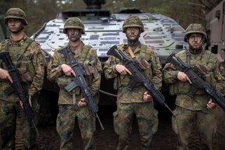 Fiasko německé armády? Do klíčové mise v Litvě chybí tisíce vojáků - Novinky