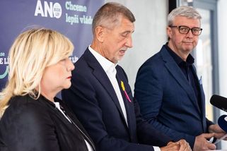 Do Sněmovny by se v červnu vrátili komunisti, hnutí ANO si drží náskok v čele - Seznam Zprávy