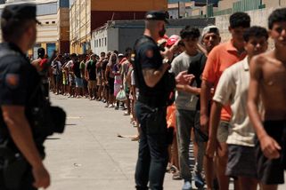 Maroko zastavilo stovky migrantů mířících do španělské Ceuty - Seznam Zprávy