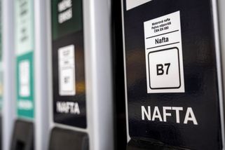 Maximální ceny benzínu i nafty klesnou - Novinky