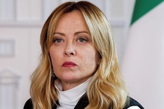 Tohle mám poslouchat? Meloniová křičela na poslance kvůli „chráničům kolen“ - Seznam Zprávy