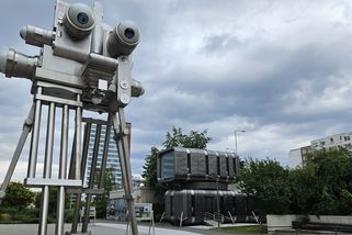 Kýče i skvosty Davida Černého: démon Lilith, pocta fotkám, robotická vinárna, Pegasové - Médium.cz