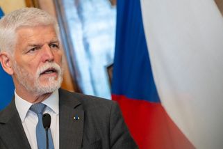 Neschopná opozice s sebou stahuje také prezidenta Pavla