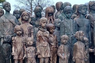 Ministerstvo kultury přispěje na opravu lidického památníku - Novinky