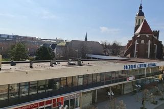 Začíná demolice Slezanky, která dlouhá léta hyzdila náměstí v Opavě - Novinky