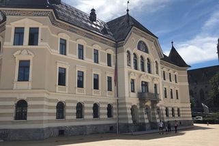 Vládnoucí rod v Lichtenštejnsku zavádí rovnost pohlaví v nástupnictví na trůn - Seznam Zprávy
