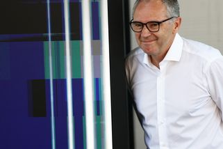 Podle Domenicaliho fanoušci neřeší technologii, ale milují akci na trati. Souhlasíte?