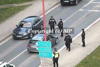 Trojice vybírala v Neratovicích peníze pro postižené. Před strážníky chtěla ujet v BMW