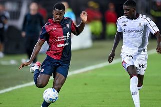 Útočník Cagliari Trepy se málem utopil v bazénu, je ve vážném stavu - Sport.cz