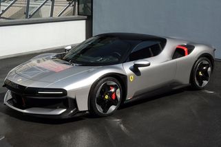 Ferrari na míru: Osmiválcový kousek pro amerického zákazníka vznikne v jediném exempláři. Škoda, je nádherný - Garáž.cz