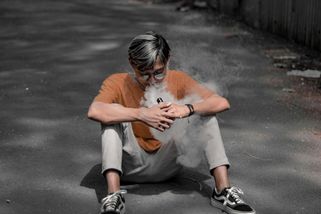 Pan Babiš chce zakázat kratom, ale naše děti už dávno ničí jiné a horší volně prodejné drogy - Médium.cz