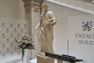 Justice nechala vyhnít ženin boj o dceru. Zasáhl až Ústavní soud - Novinky