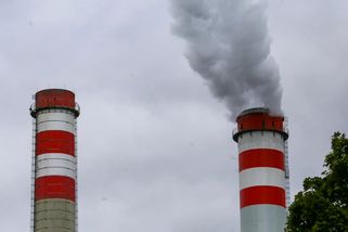 Emisní povolenky na burzách dál zdražují, v Kanadě přitom podobný systém v nedávno zrušili - Echo24.cz