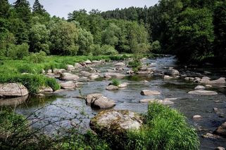 FOTO: Stvořidla na suchu. Nejhezčí úsek českých řek nejde splout - Novinky