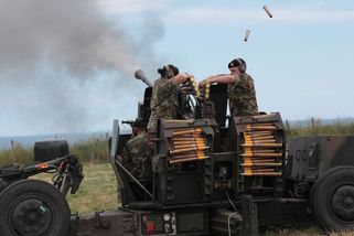 Drobné záhady světa: Jak dokázal letitý automatický kanon bez radaru sestřelit ruské "rakety"? - Médium.cz