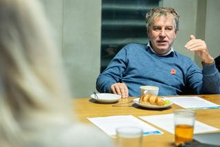 Niedermayer: Levnější elektřina? Česká energetická politika jde opačným směrem