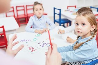 Děti by mohly opět „propadat“ do školky - Novinky