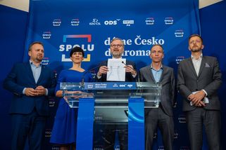 Bohové musejí být šílení. Vládní politici chtějí v krizi zvyšovat už tak vysokou DPH
