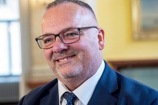 Slevy na jízdné příští rok možná nebudou, přiznal ministr Bednárik. Původně je sliboval už na letošek - Novinky