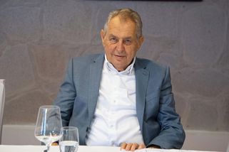 Zemana stále láká kandidatura na prezidenta - Novinky