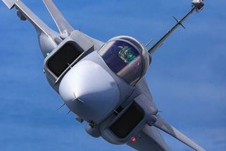Odpověď na ruský teror: Evropa dala miliardy na stíhačky Gripen pro Kyjev