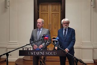 Ústavní soud oznamuje další postup ohledně kompetenční žaloby prezidenta - Novinky