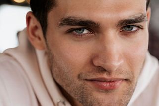 Paradox touhy a bezpečí: Může být příliš hodný partner sexuálně nudný? - Médium.cz