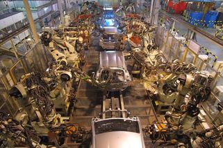 Kolínská Toyota vydělala méně, přechod na hybridy pokračuje - Novinky