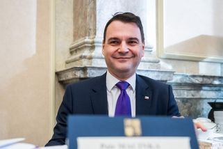 Starostové a Piráti chtějí oživovat manželství pro všechny. ‚Ať to radši neotevírají,‘ varuje je Macinka
