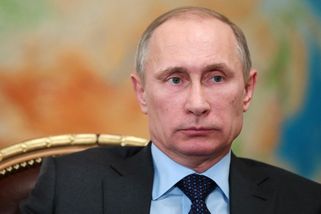 Putin používá dvojníka, poznáte ho podle uší a výš...