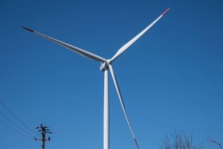 Na Přerovsku spadla 30 metrů vysoká větrná elektrárna - Seznam Zprávy