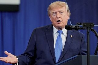 KLDR se chová uctivě, řekl Trump. Nařídil omezit cvičení s Jižní Koreou - Seznam Zprávy