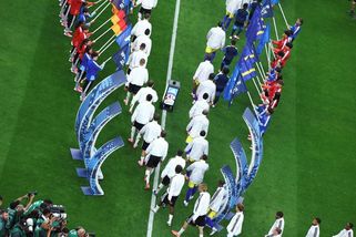 MS fotbal | Skandál na MS kolem rozhodčího FIFA rychle vyřešila. Pobouření aktivisté neuspěli - Sport.cz