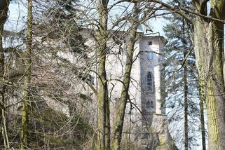 Hrad Houska měl chránit něco uvnitř hradeb, tvrdí legendy. Historie ale ukazuje ještě podivnější příběhy