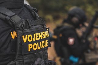 Policie navrhla obžalovat sedm lidí kvůli ovlivňování zakázek na obraně - Seznam Zprávy