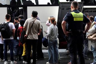 Deportace z Německa váznou. Úřady dotyčné nenajdou, odmítají je i piloti - Seznam Zprávy