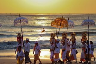 Švýcarský turista porušil Den ticha na ostrově Bali, dostal rok vězení - Seznam Zprávy