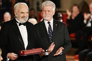 Řehka, Pojar, Svěrák i Drábová. Prezident rozdal dosud nejméně medailí - Seznam Zprávy